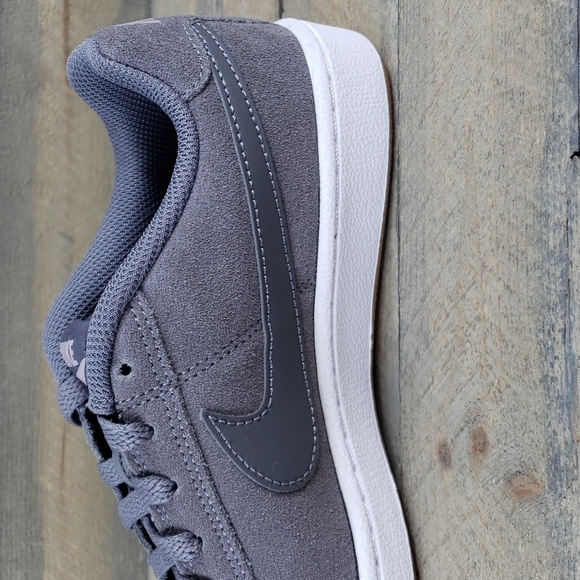 Nike Court Royale Suede Women's Sneakers Casual Shoes Gunsmoke Grey - Picture 8 of 10